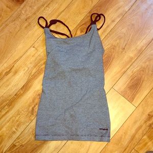 Patagonia women’s small exercise top
